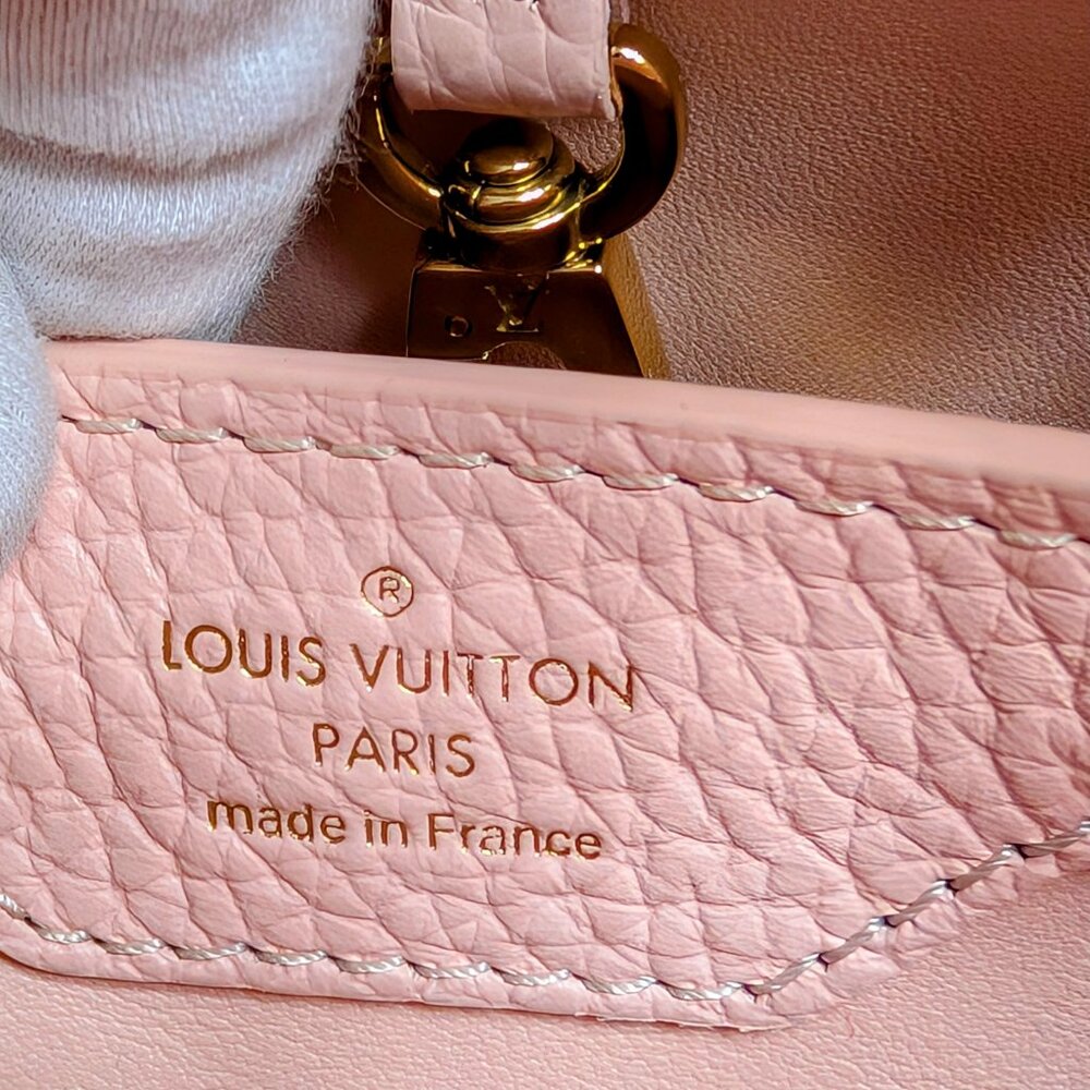 Louis Vuitton Rare Pink and Cream Capucines BB in Grained Taurillon Leather - Picture 13 of 16